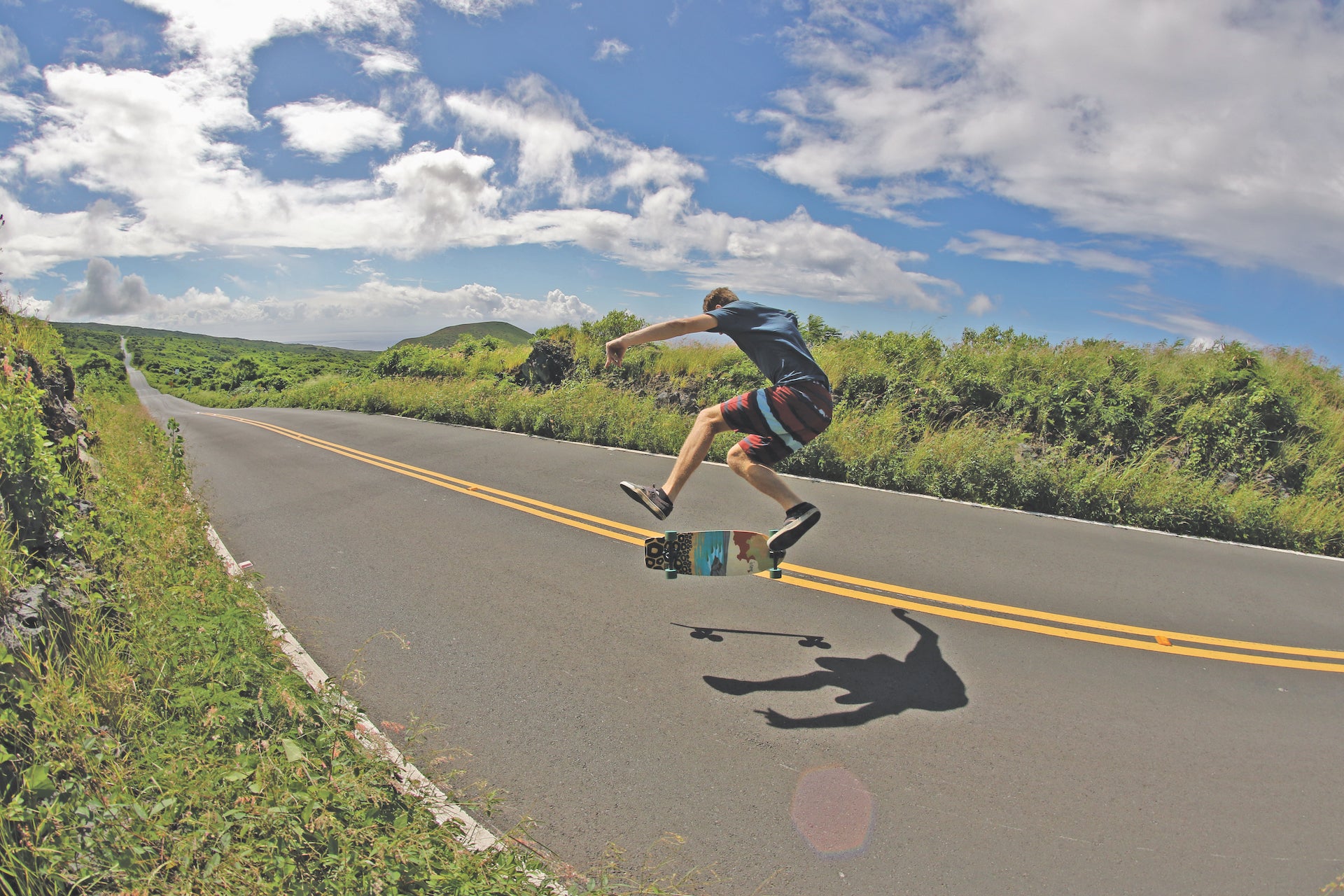 ロングスケートボードの種類の解説、クルーザー vs サーフスケート – Longboard Escapes